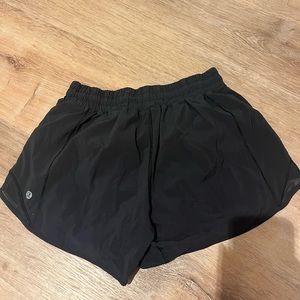 Black Lululemon Hotty Hot high rise shorts 2.5 inseam size 6